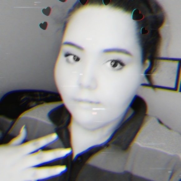 A variety of clothing and accessories - Picture 3 of 3